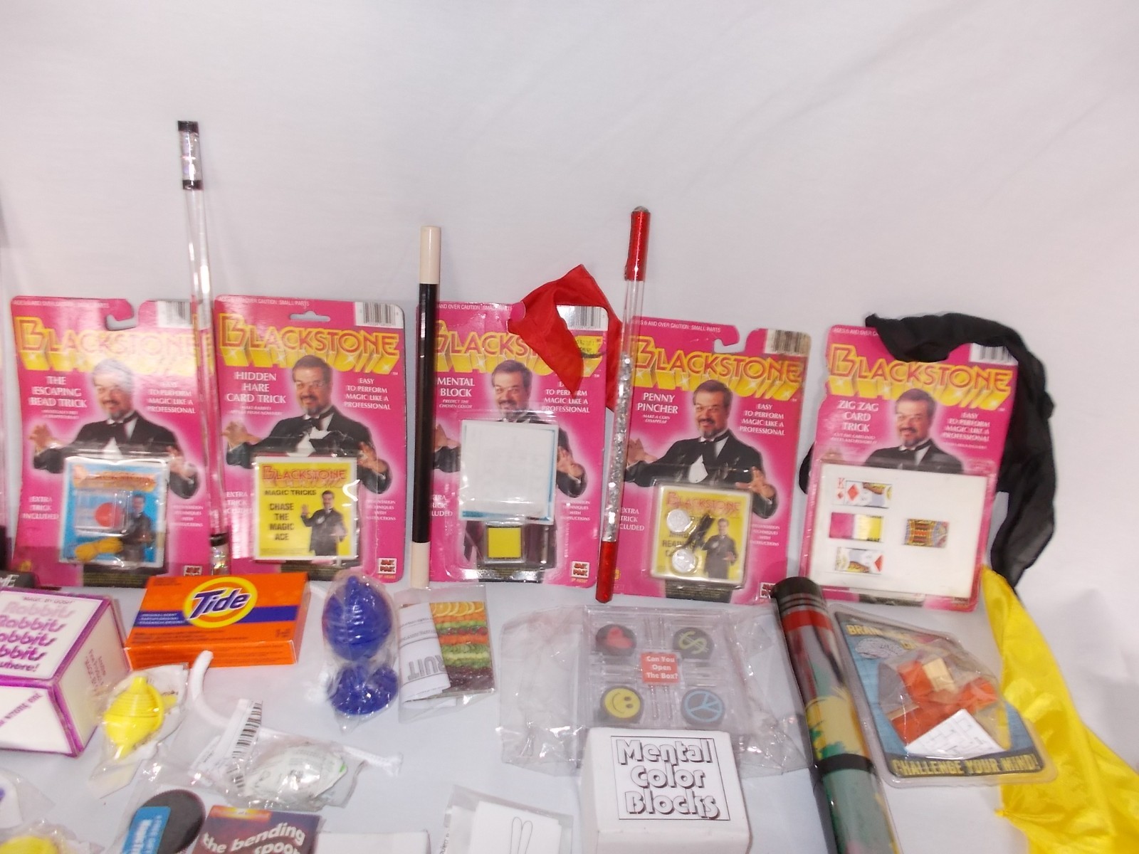 BLACKSTONE  MAGICIAN MAGIC TRICKS +  ILLUSIONS, NOVELTY ITEMS, PROPS LOT #A-30