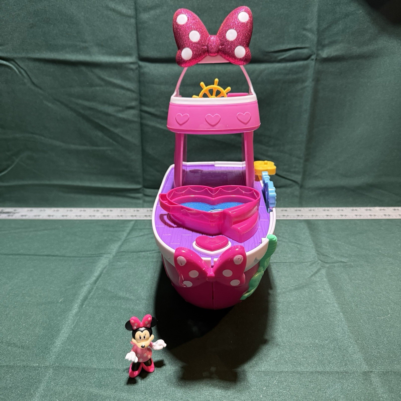 Disney Junior Minnie Mouse Bowdazzling Yacht Playset- not complete