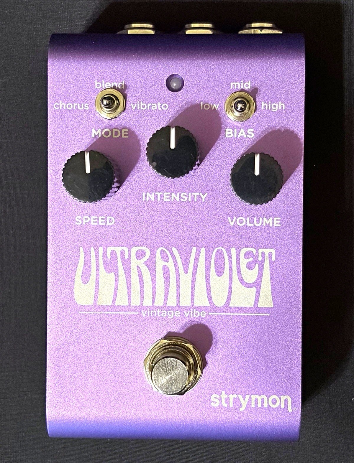 Strymon UltraViolet Vintage Vibe Chorus/Vibrato Pedal Electric