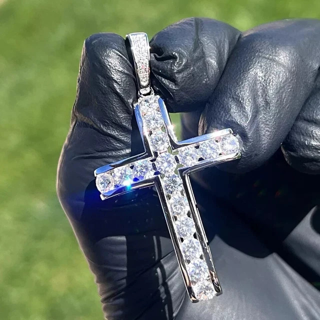 1.60Ct Round Cut Tester Pass Moissanite Men's Cross Pendant 925 Sterling Silver