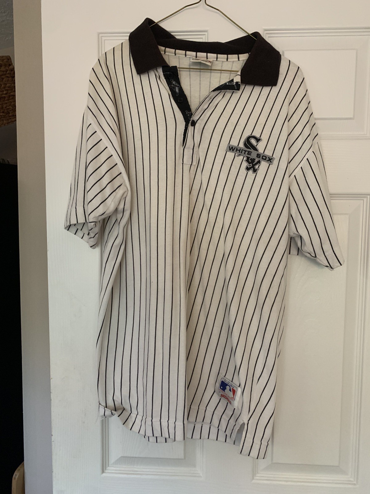 Vintage Chicago White Sox pinstriped jersey shirt from NUTMEG size large Vintage Chicago White Sox pinstriped jersey shirt from NUTMEG size large