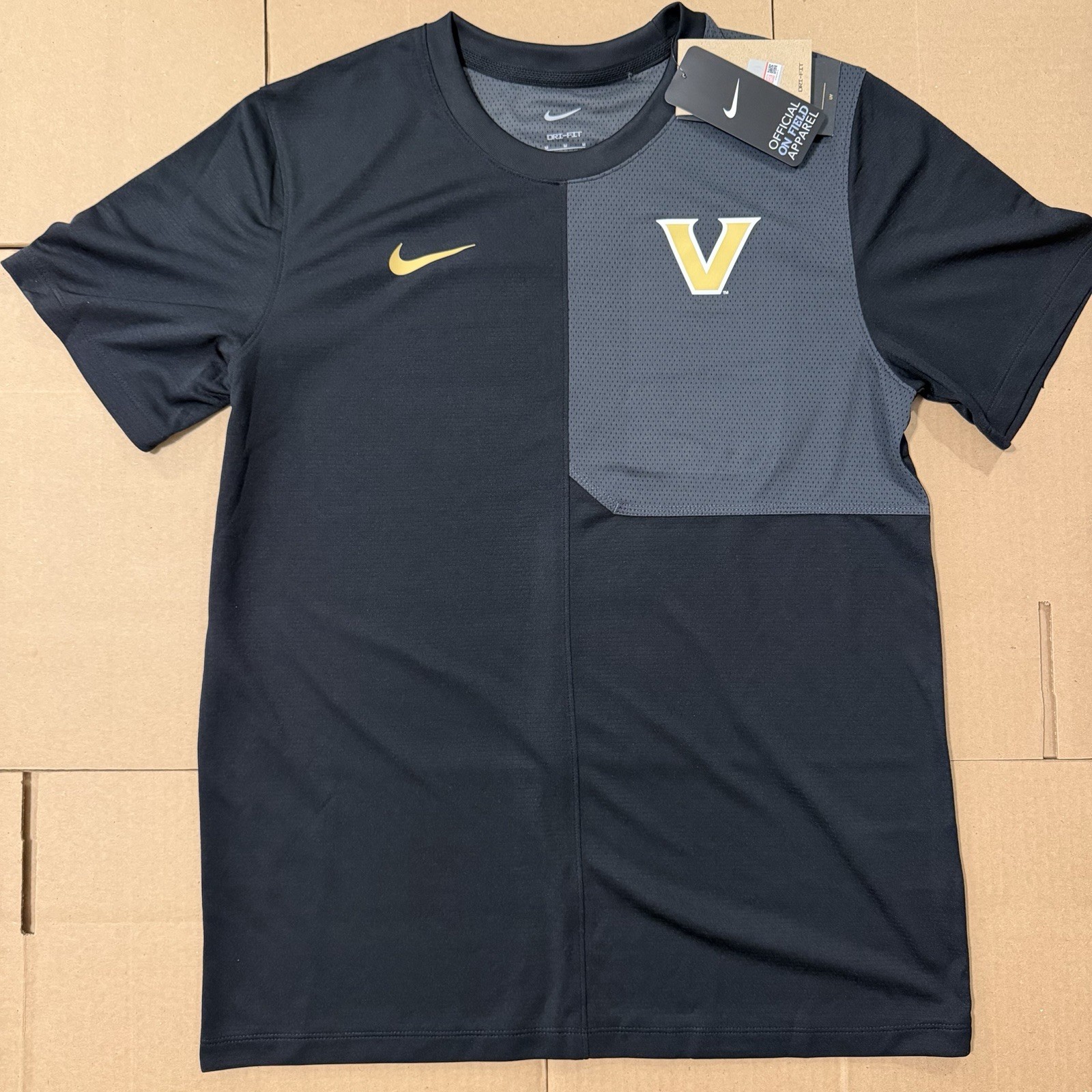 Nike Dri-Fit Vanderbilt Commodores Team Issue On-Field UV Coach Top Shirt Size M Nike Dri-Fit Vanderbilt Commodores Team Issue On-Field UV Coach Top Shirt Size M