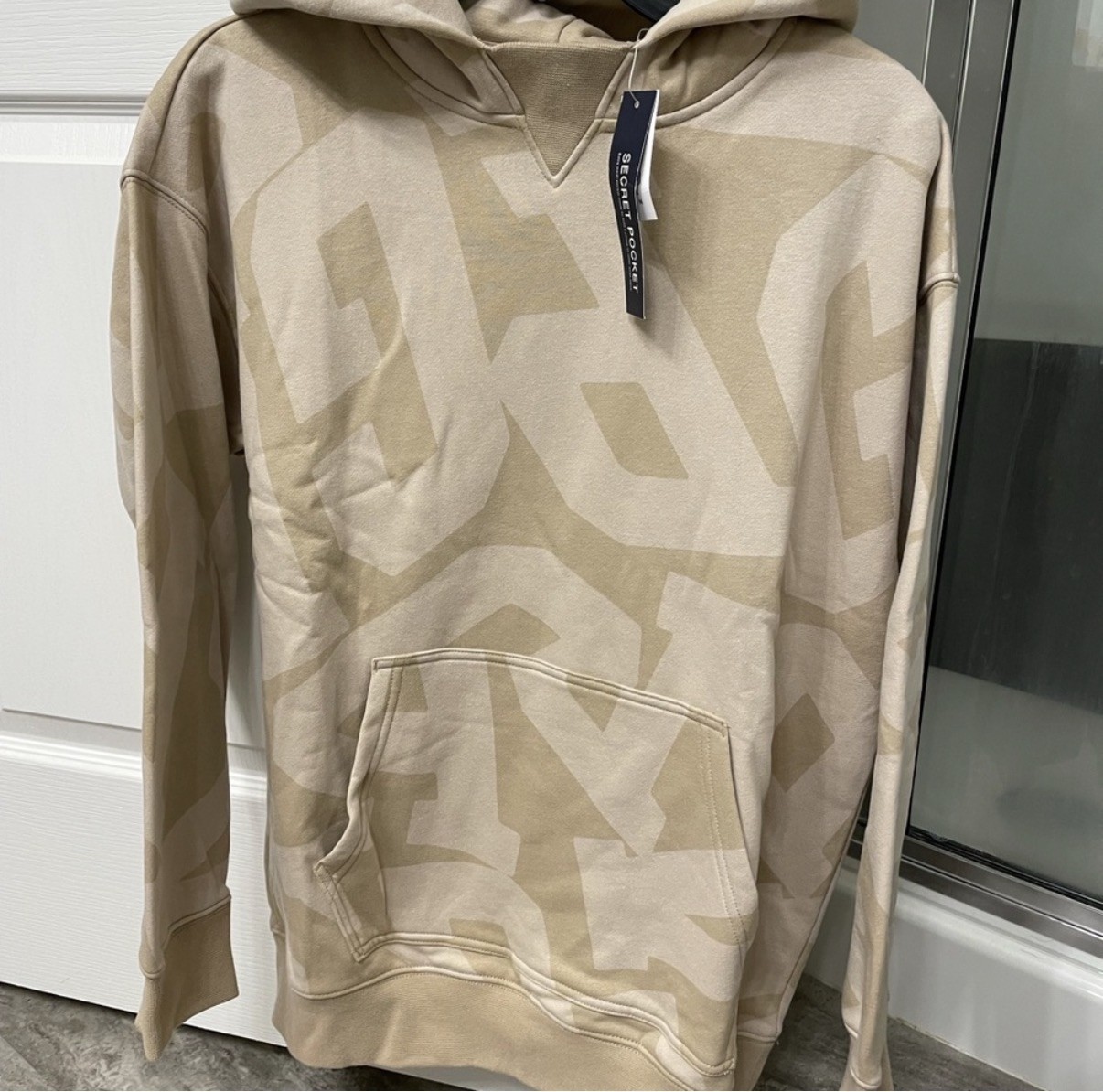 NWT Gap Logo Teen Hoodie Size 14-16 NWT Gap Logo Teen Hoodie Size 14-16