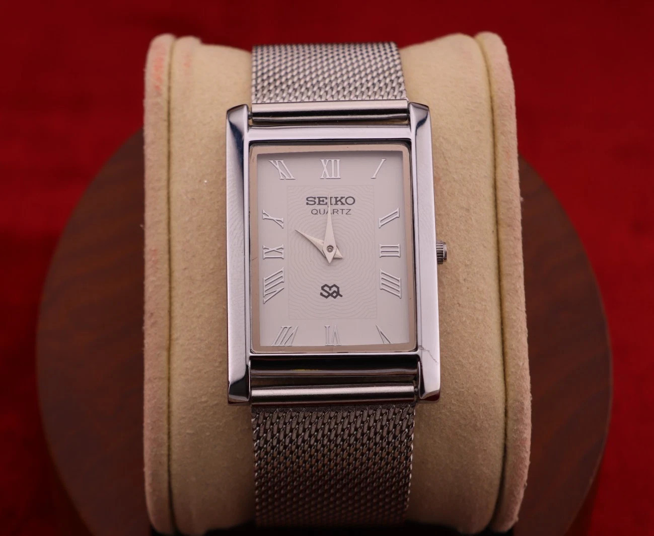 ⌚✨ Vintage Seiko Slim Quartz Gentlemen\'s White Dial , Silver Mesh Band Watch ⌚✨ Vintage Seiko Slim Quartz Gentlemen\'s White Dial , Silver Mesh Band Watch
