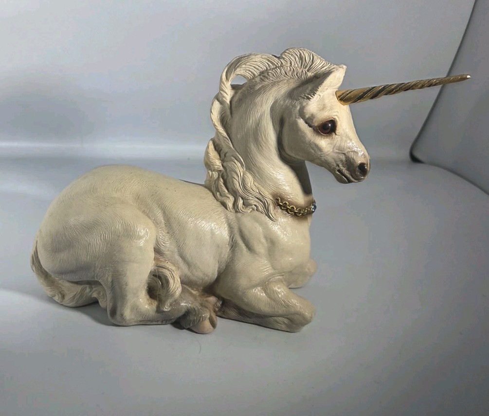 Retired Pena Mother Unicorn Old White Windstone Editions 