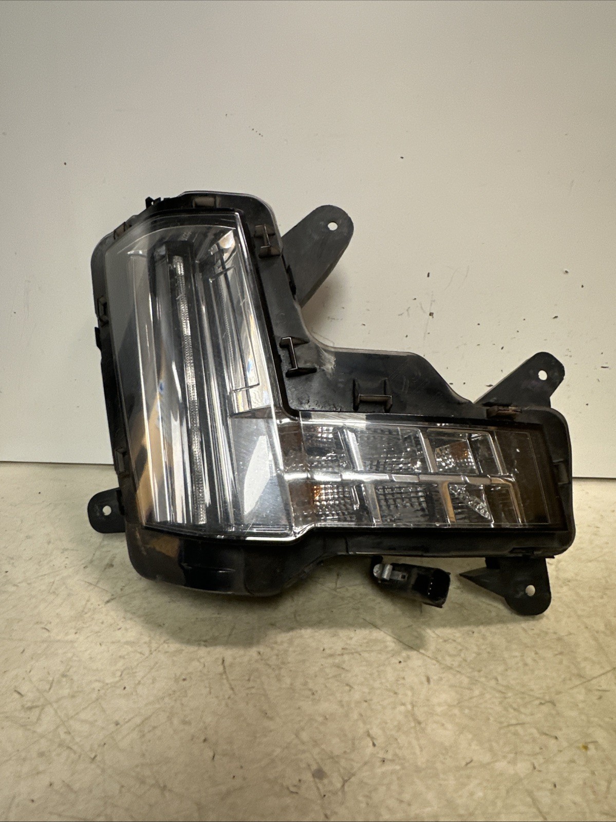 2015 - 2020 Cadillac Escalade Passenger Right RH Turn Signal Park Lamp OEM