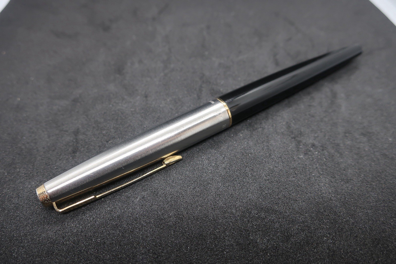 Vintage Parker 45 Classic Fountain Pen 14K Gold Nib Black - Cleaned, No Conv