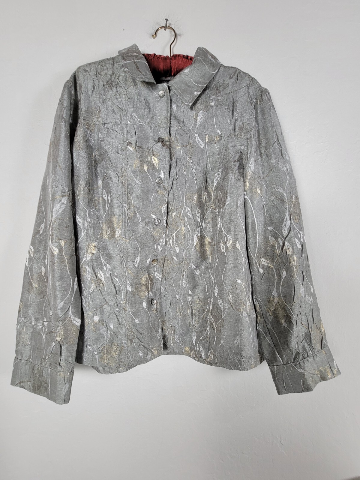 Additions by Chico’s Crinkle Leaves Button-Down Metallic Shirt Sz 2 Gray Silver