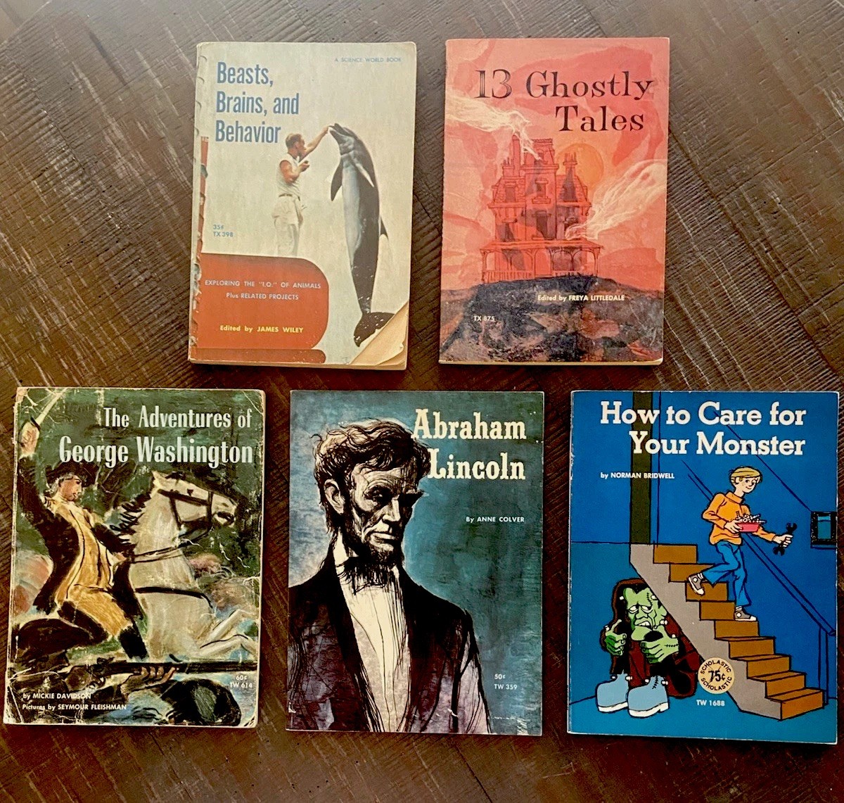 Lot Of 5 Vintage Scholastic Book Services Soft Cover Books