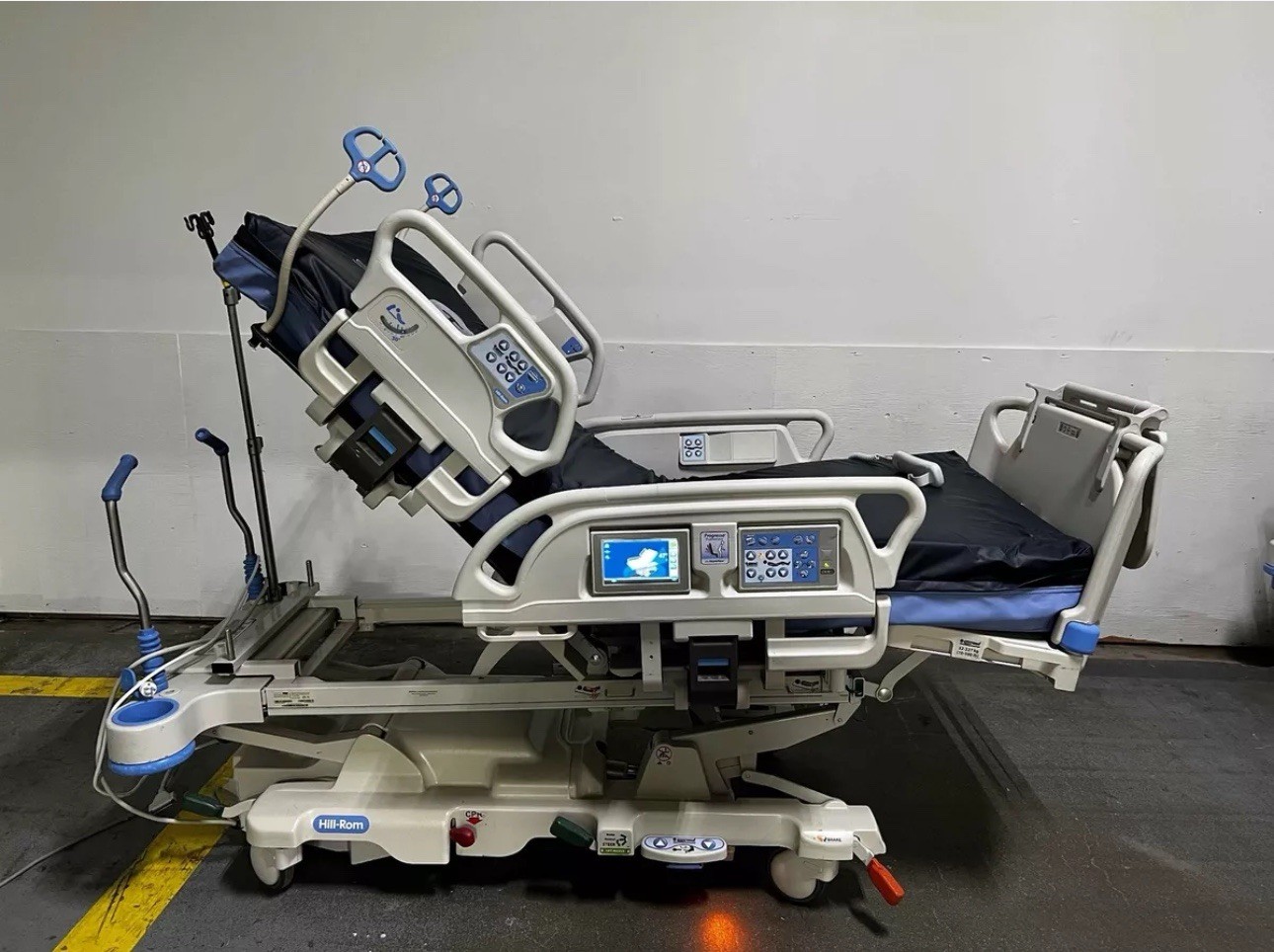 HillRom P7500 Hospital Bed Progressa Pulmonary *PLEASE READ DESCRIPTION * HillRom P7500 Hospital Bed Progressa Pulmonary *PLEASE READ DESCRIPTION *
