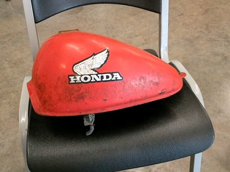 Honda Z50R 1979 Fuel Tank ( see photos for description as well) Honda Z50R 1979 Fuel Tank ( see photos for description as well)