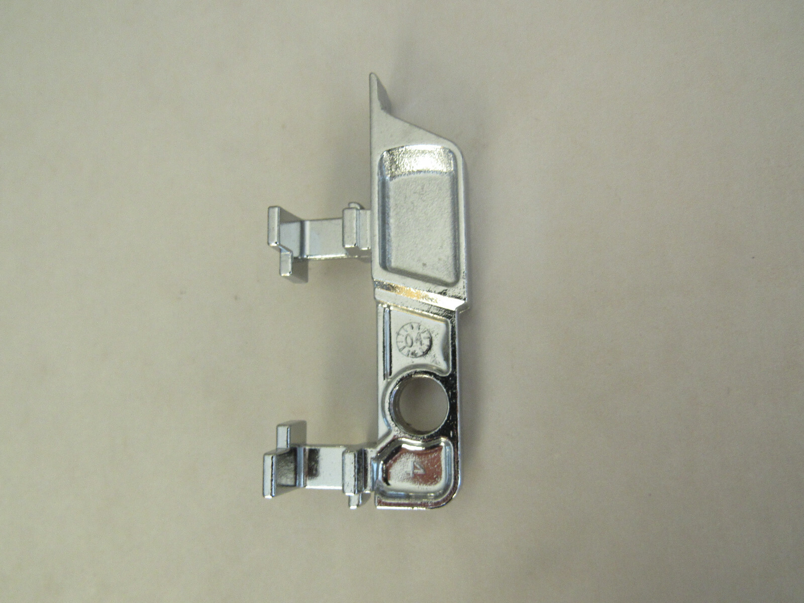 New Lyon Steel Centar #6782 Locker Interior Lift Lifter Handle Right Hand 1981 New Lyon Steel Centar #6782 Locker Interior Lift Lifter Handle Right Hand 1981