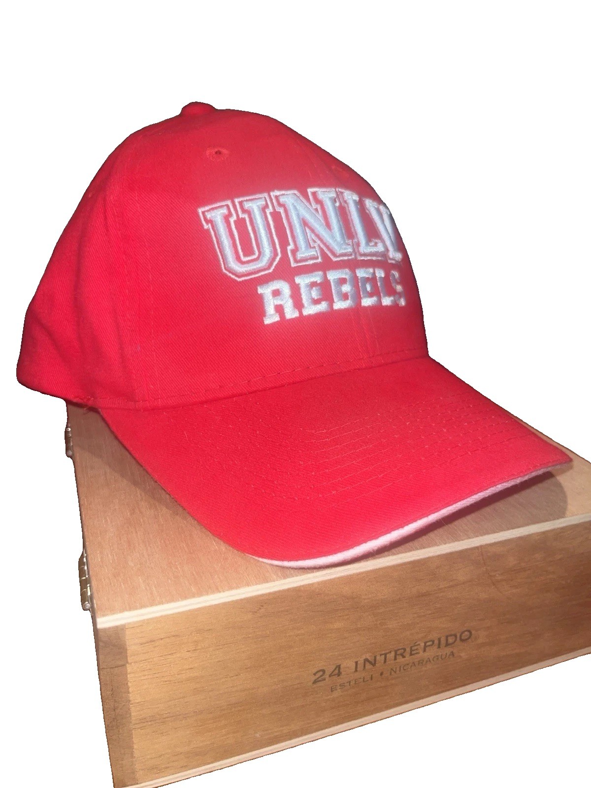 UNLV Rebels hat red