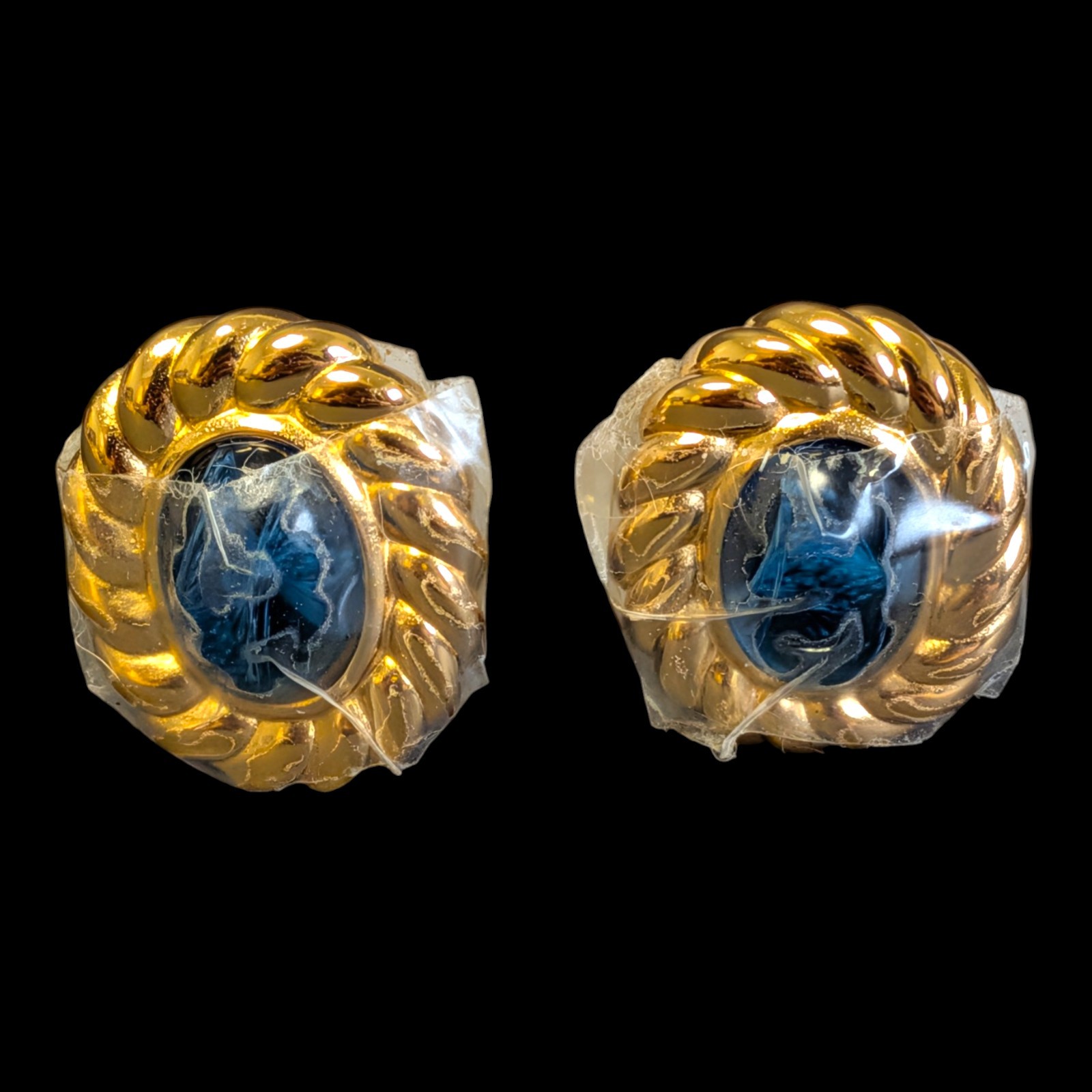 CHRISTIAN DIOR Signed Vintage Gold Plated Sapphire Glass Designer Clip Earrings CHRISTIAN DIOR Signed Vintage Gold Plated Sapphire Glass Designer Clip Earrings