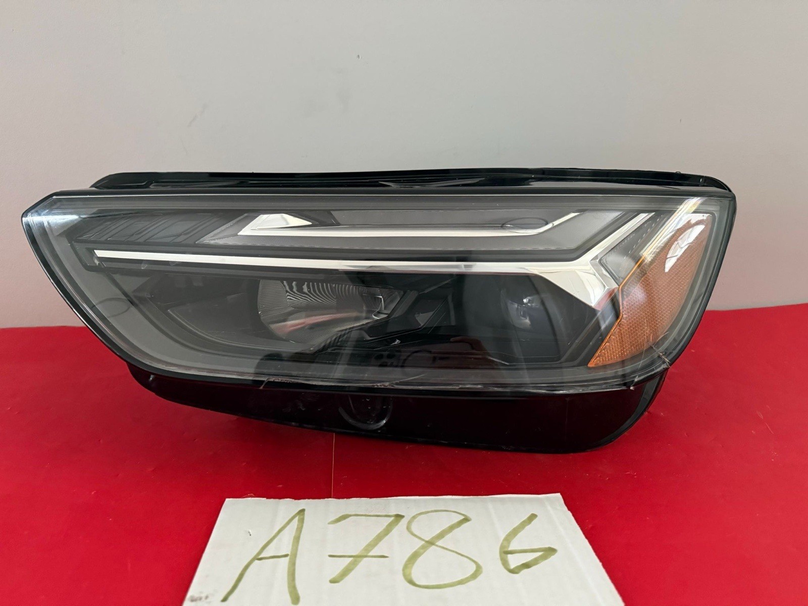 Cracked Lens 2021-2024 Audi Q5 SQ5 Left W/Out Matrix Beam LED Headlight OEM786 Cracked Lens 2021-2024 Audi Q5 SQ5 Left W/Out Matrix Beam LED Headlight OEM786