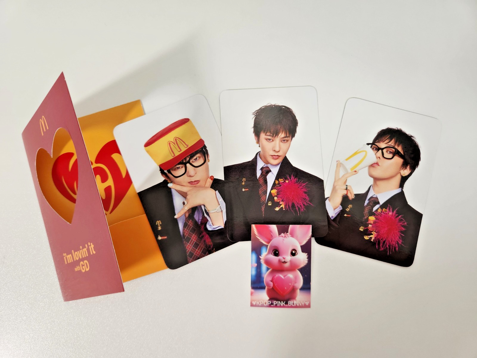 GDRAGON G-DRAGON GD McDonald's PEACEMINUSONE PIN SET BALL CAP PHOTOCARD