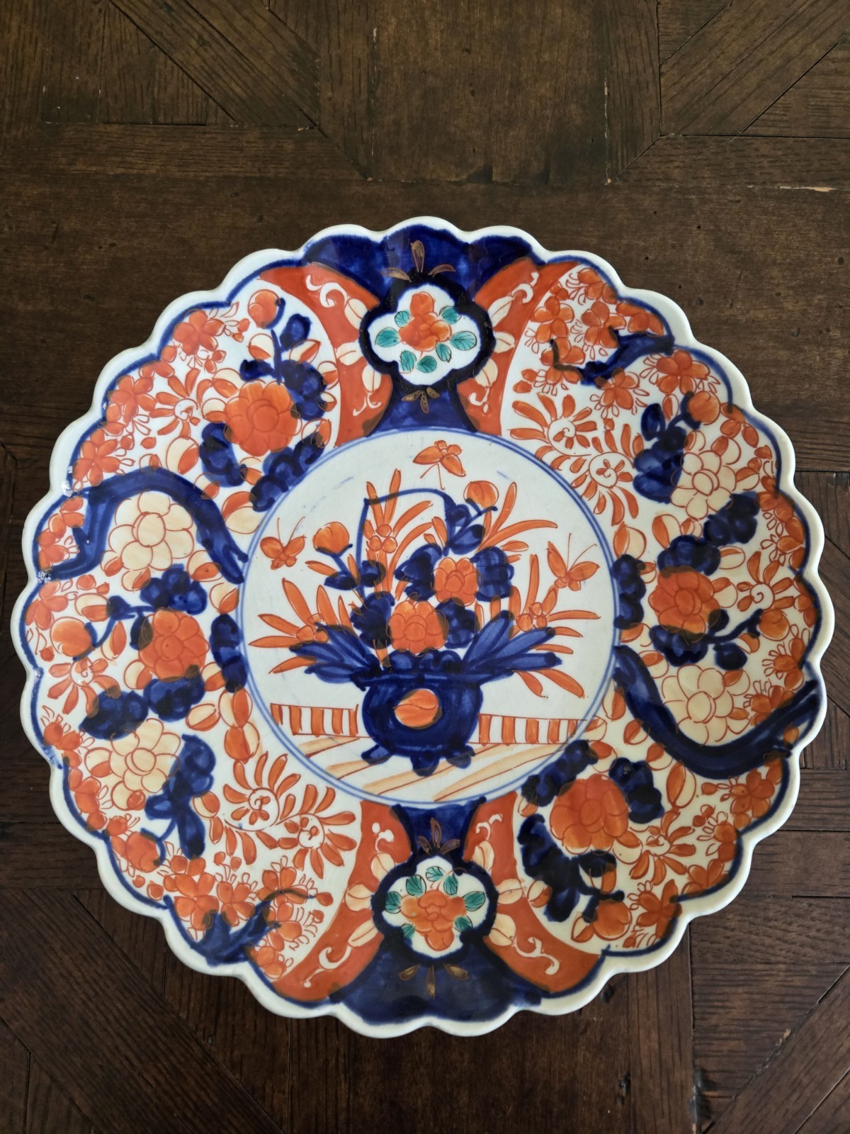 Antique Japanese Meiji Period Imari Large Scalloped Edge Plate Antique Japanese Meiji Period Imari Large Scalloped Edge Plate