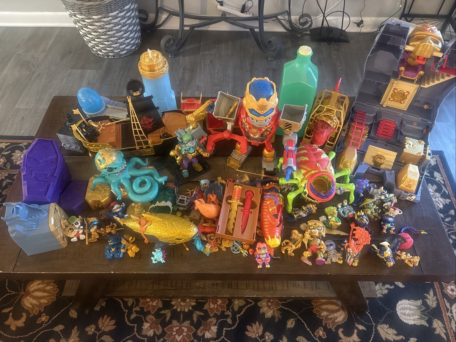 Treasure X lot HUGE Lot 100+ items in great condition Dragons Pirate Ship Cove