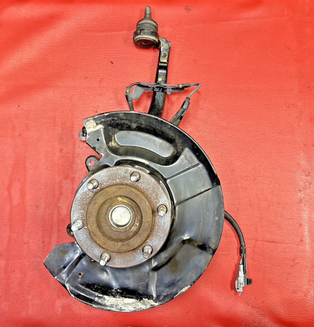 04-07 Toyota Sequoia Tundra Front Driver Spindle Knuckle Assembly 2WD 04-07 Toyota Sequoia Tundra Front Driver Spindle Knuckle Assembly 2WD