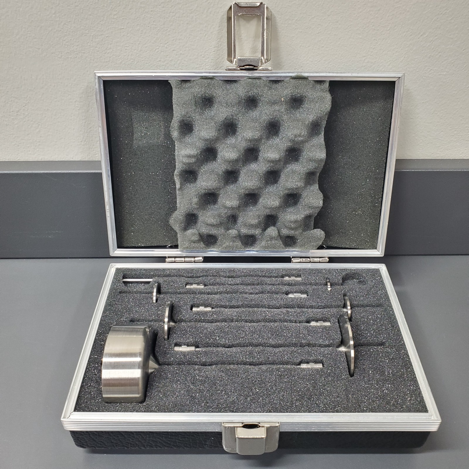 Vintage Brookfield HA/HB Spindle Set with case and 7 Spindles Pristine w/two #5s