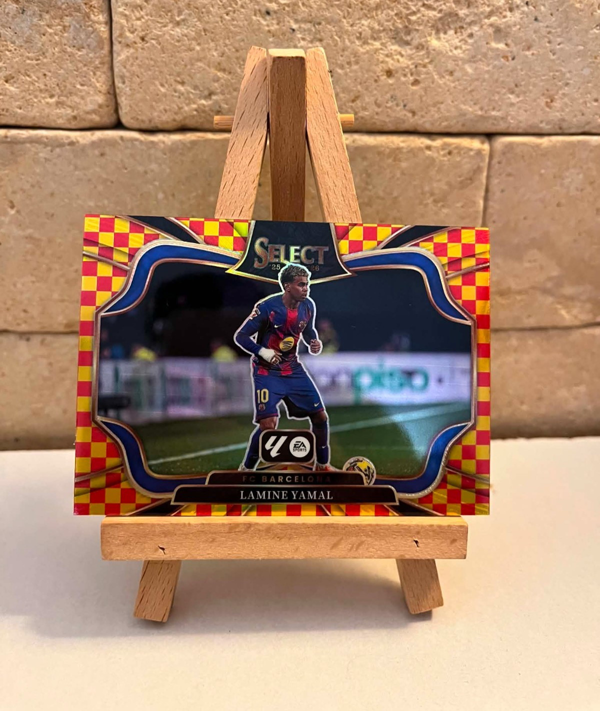25-26 Panini Select La Liga Lamine Yamal Field Level Checker Gold/Yellow Red Ssp 25-26 Panini Select La Liga Lamine Yamal Field Level Checker Gold/Yellow Red Ssp