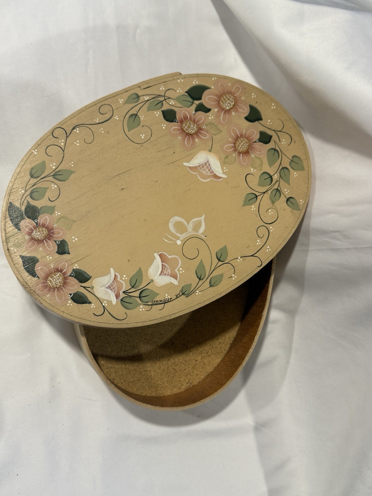 Vintage Hand Painted Oval Wooden Large Box Floral Decor Vintage Hand Painted Oval Wooden Large Box Floral Decor