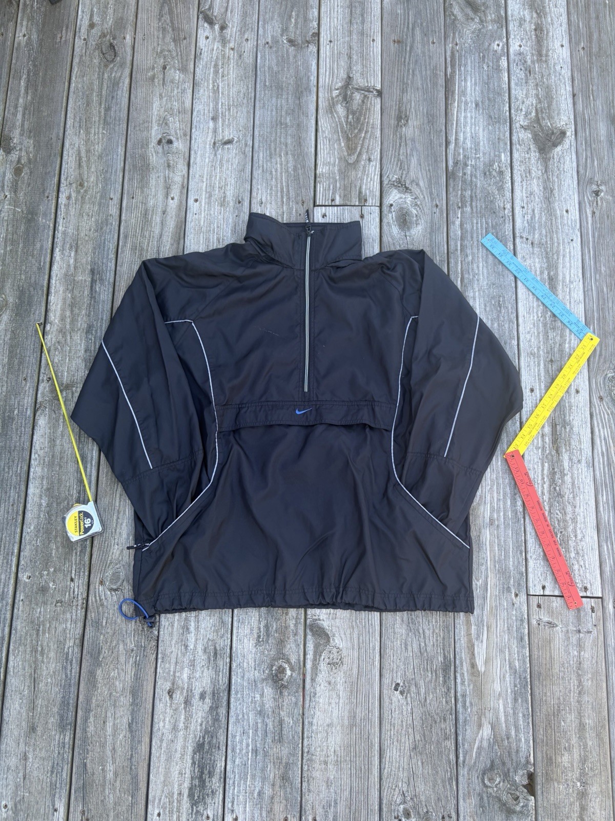 Vintage 90’s center swoosh silver tag Nike black windbreaker