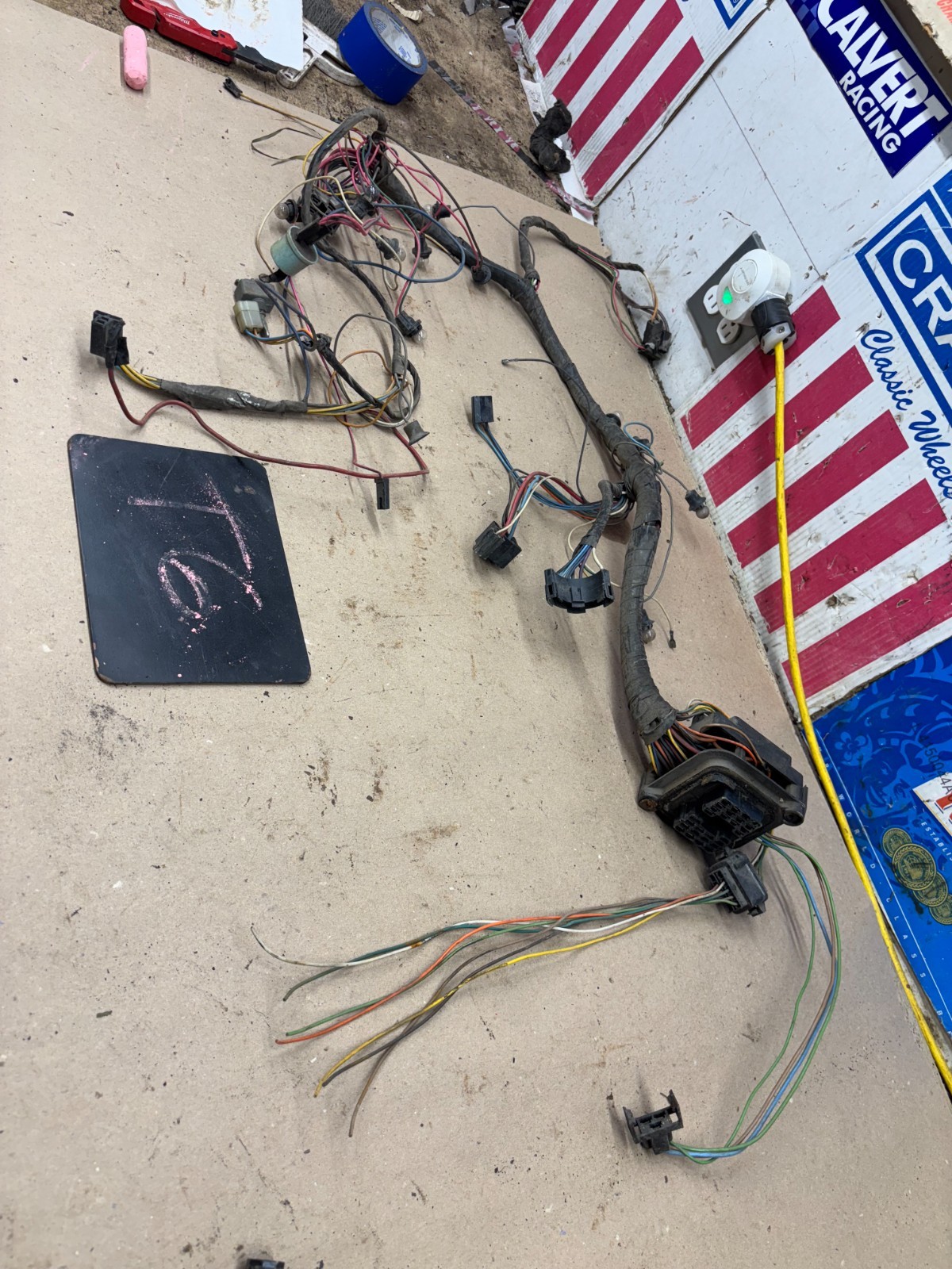 1968 68 CHEVELLE MALIBU EL CAMINO FUSE PANEL BULKHEAD UNDERDASH WIRE HARNESS WIR 1968 68 CHEVELLE MALIBU EL CAMINO FUSE PANEL BULKHEAD UNDERDASH WIRE HARNESS WIR