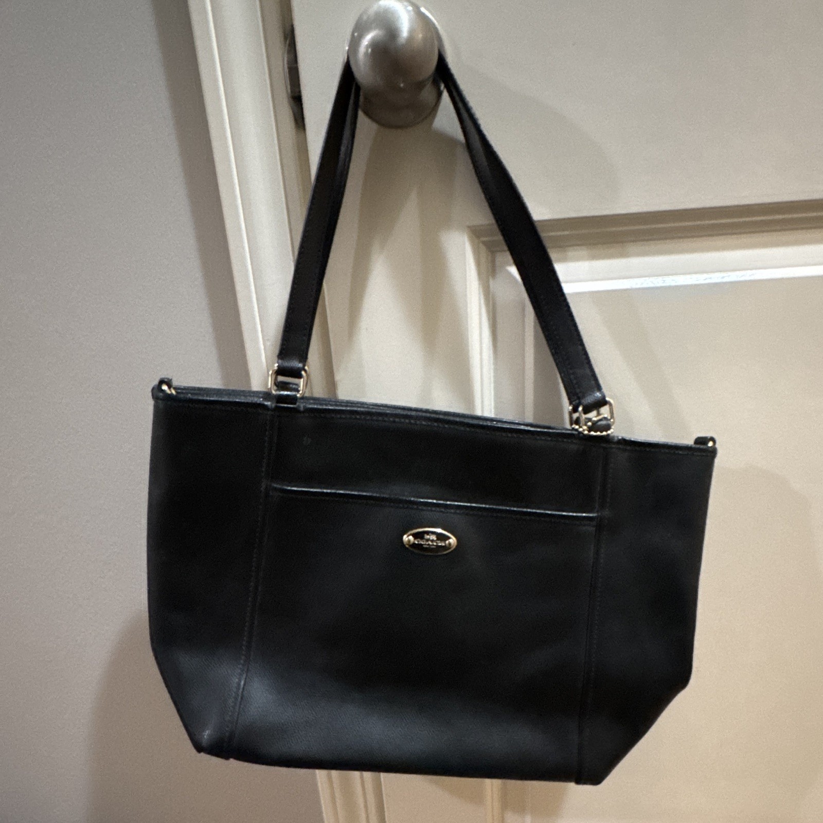 Coach Black Leather Shoulder Bag Handbag Gold Hardware Coach Black Leather Shoulder Bag Handbag Gold Hardware