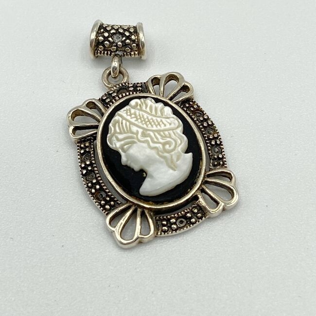 Vtg VIVAH Sterling Silver Left facing Cameo Pendant w Victorian wide bail Vtg VIVAH Sterling Silver Left facing Cameo Pendant w Victorian wide bail