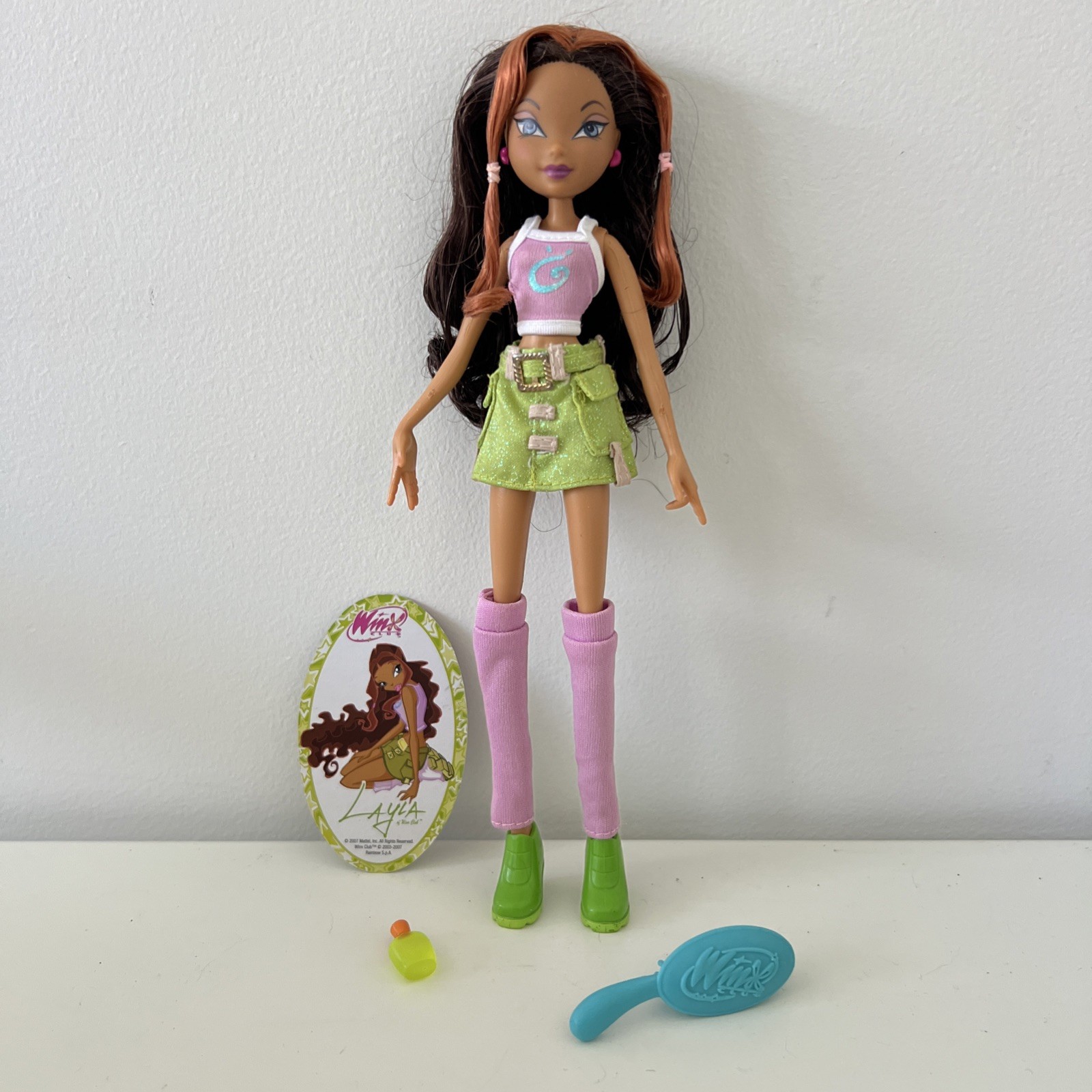 MATTEL 2008 Winx Club LAYLA Schoolgirl fashion doll - COMPLETE set MATTEL 2008 Winx Club LAYLA Schoolgirl fashion doll - COMPLETE set