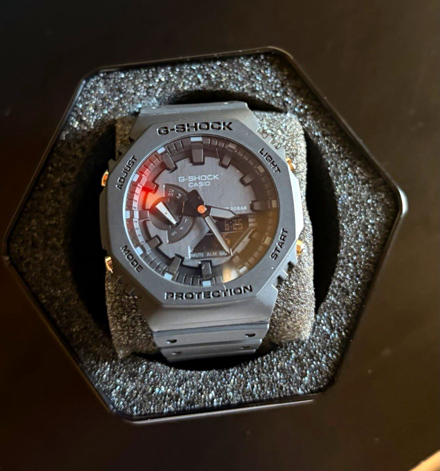 Casio G-SHOCK Shock-Resistant 200m Black Resin Analog-Digital Watch Casio G-SHOCK Shock-Resistant 200m Black Resin Analog-Digital Watch