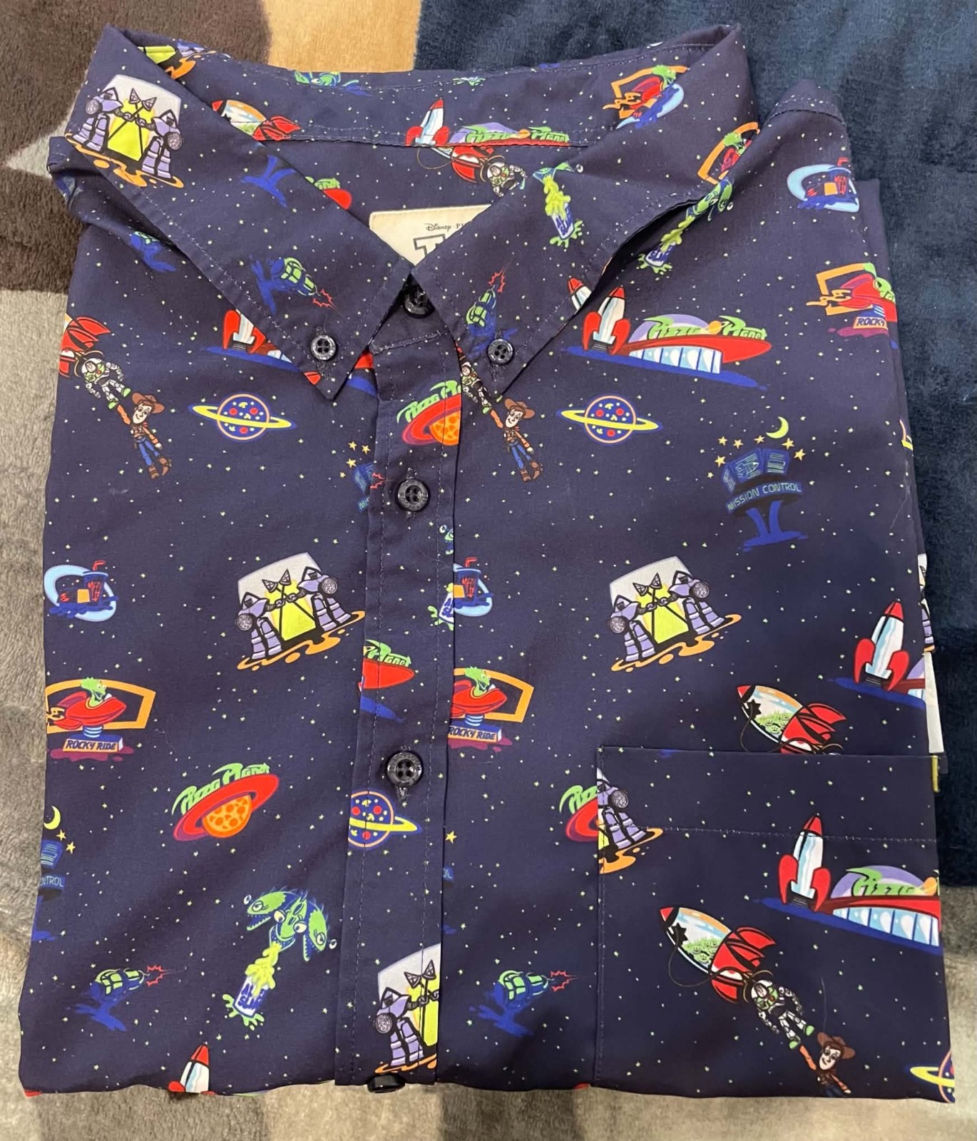 RSVLTS 4XL Toy Story Pizza Planet OG Original Disney Pixar EUC RSVLTS 4XL Toy Story Pizza Planet OG Original Disney Pixar EUC