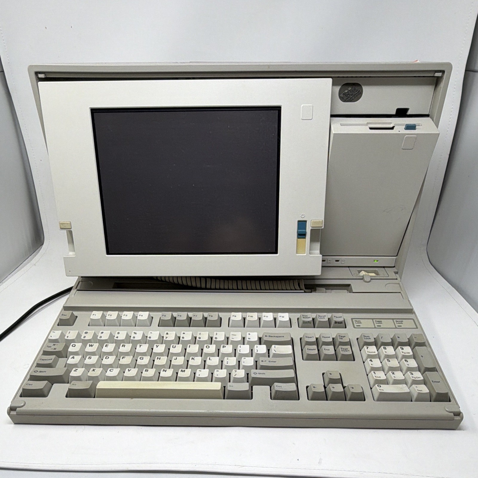 IBM PS/2 P70 8573-121 Portable 386 Computer 4MB RAM Plasma Display Powers On