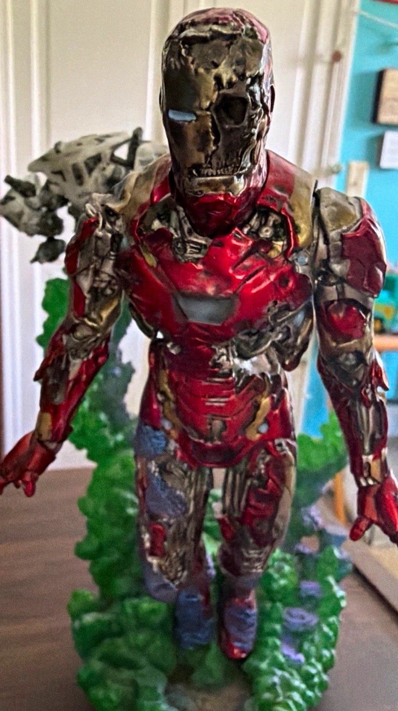 Iron Studios Spider-Man Zombie Iron Man Figure Iron Studios Spider-Man Zombie Iron Man Figure