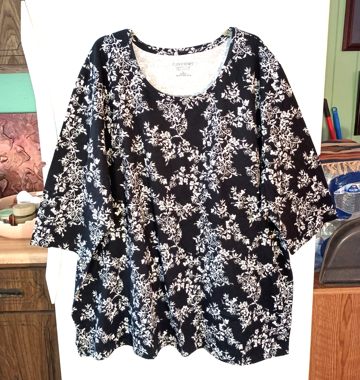 NEW WOMENS CATHERINES BLACK WHITE FLORAL EASY FIT TEE T SHIRT TOP SIZE 3X 26/28W NEW WOMENS CATHERINES BLACK WHITE FLORAL EASY FIT TEE T SHIRT TOP SIZE 3X 26/28W