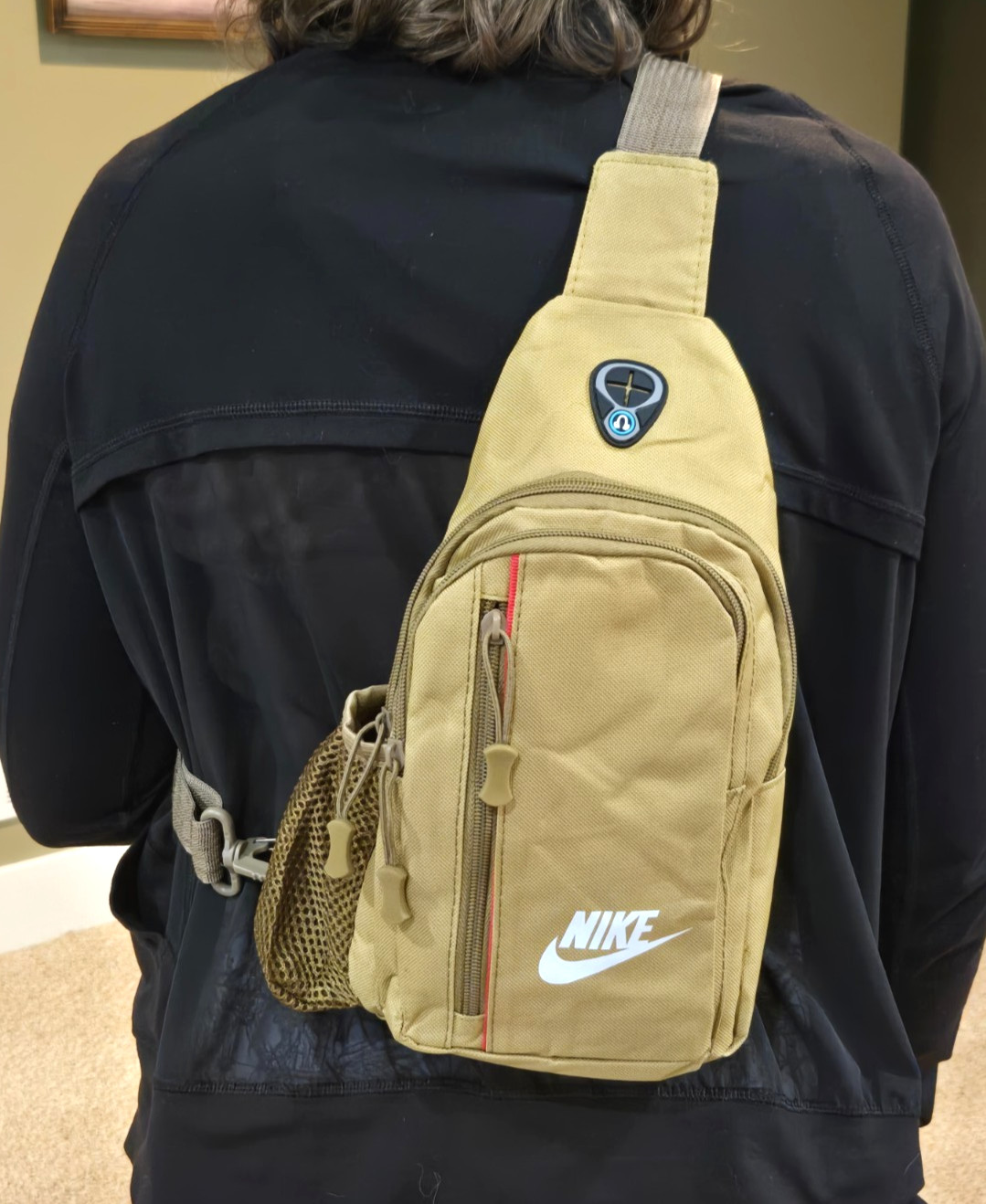 BNWT Nike Sling Bag Shoulder Bag BNWT Nike Sling Bag Shoulder Bag