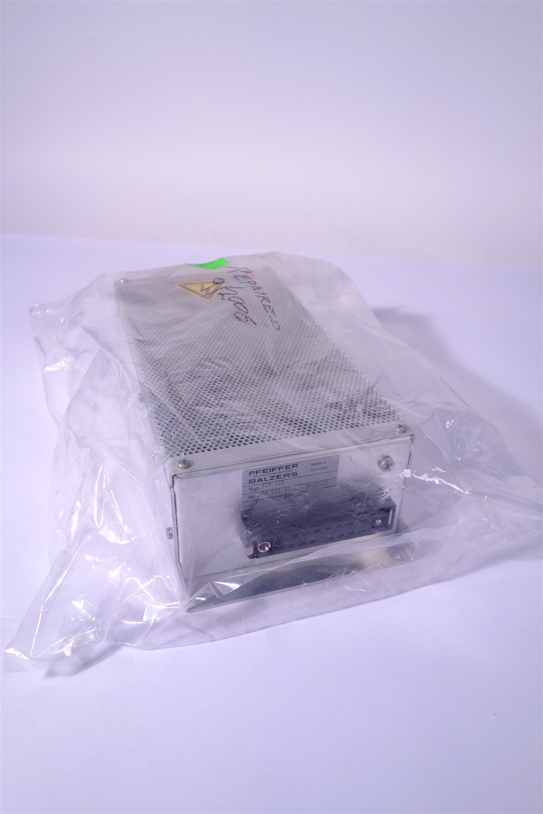Pfeiffer Balzers TCP-120 Turbo Pump Power Supply / Controller 
