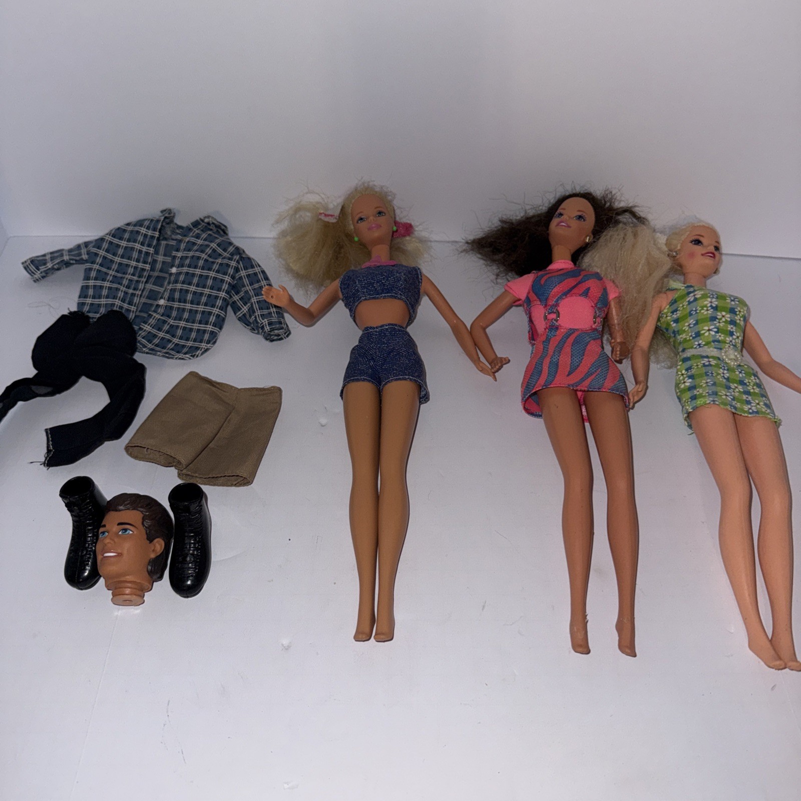 Vintage Mattel Barbie Dolls w/ Outfits 1960s Lot With Ken Clothes Vintage Mattel Barbie Dolls w/ Outfits 1960s Lot With Ken Clothes
