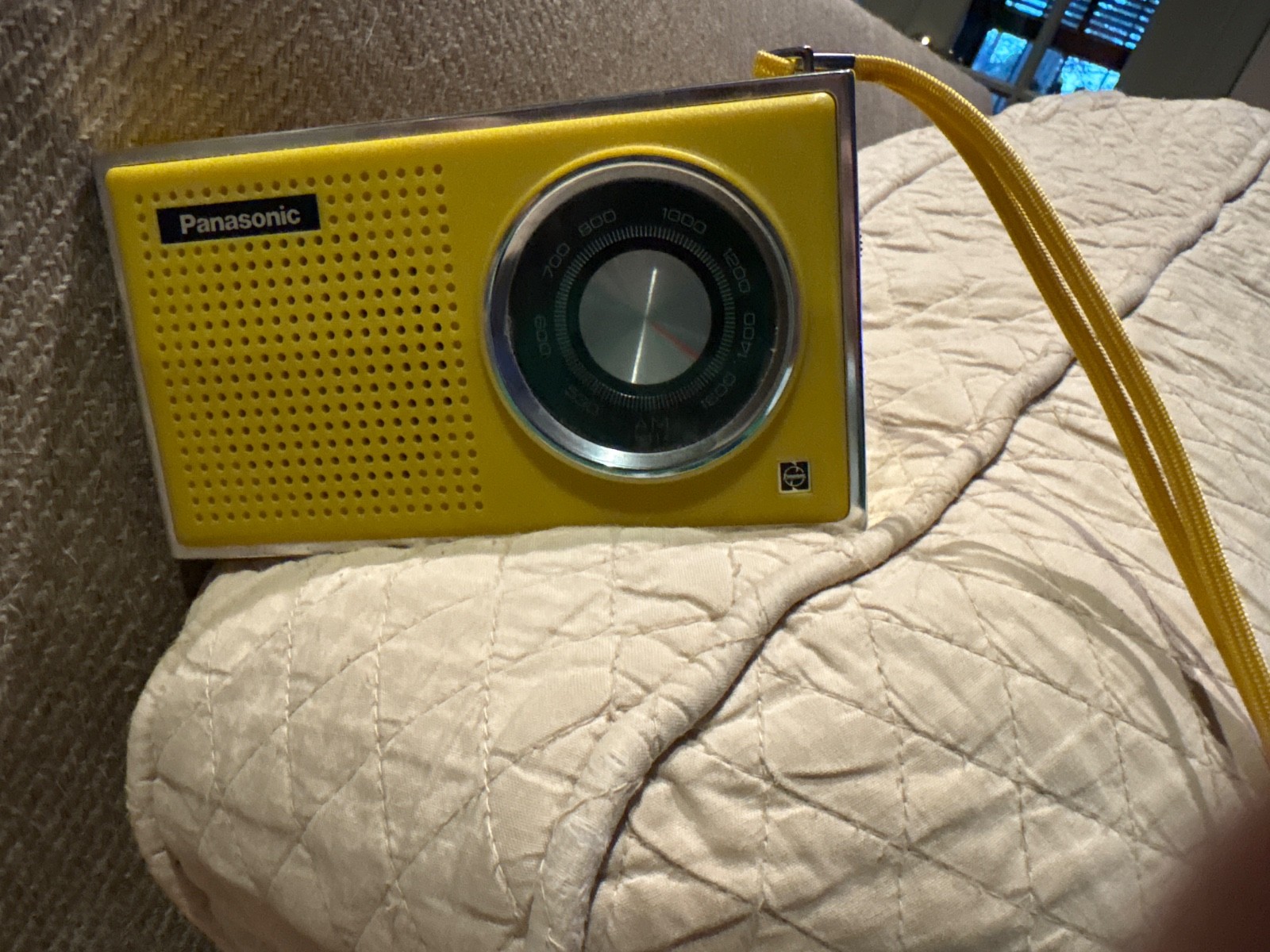 vintage panasonic transistor radio yellow not tested