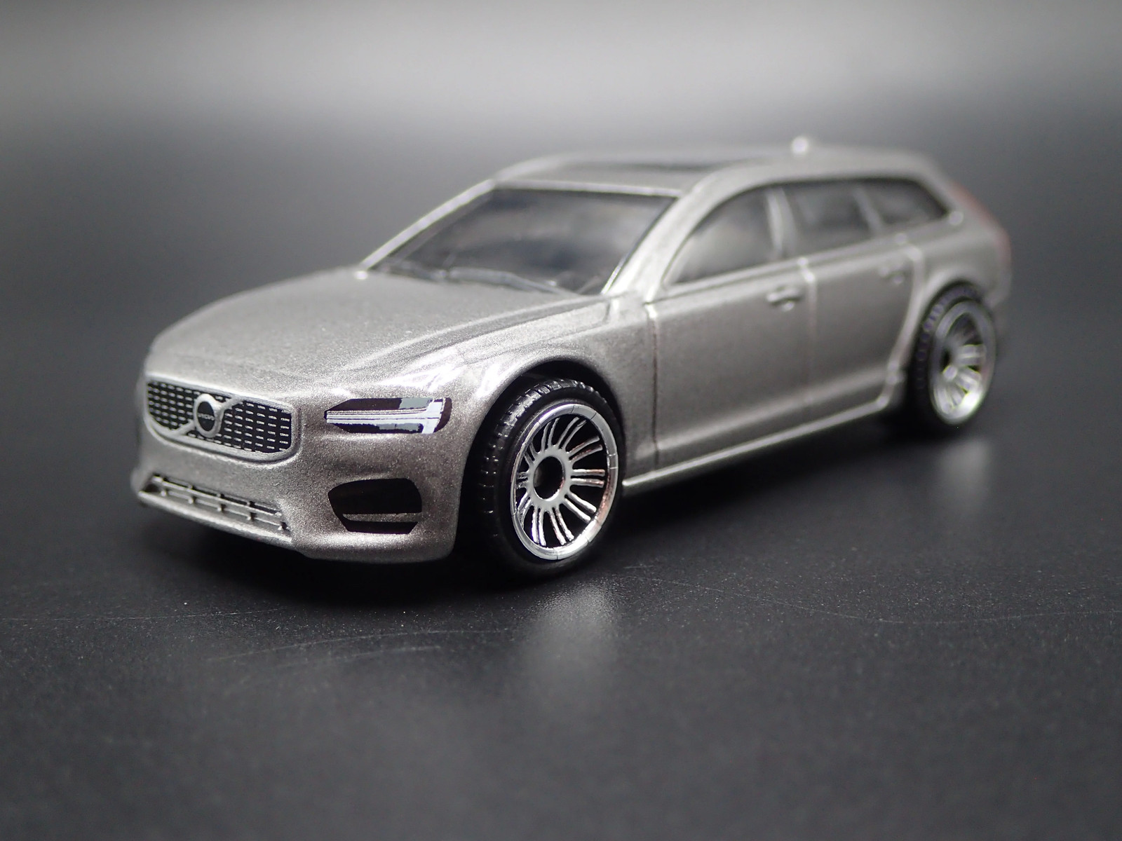 2017-2022 VOLVO V90 T6 R DESIGN STATION WAGON 1:64 SCALE DIECAST MODEL CAR