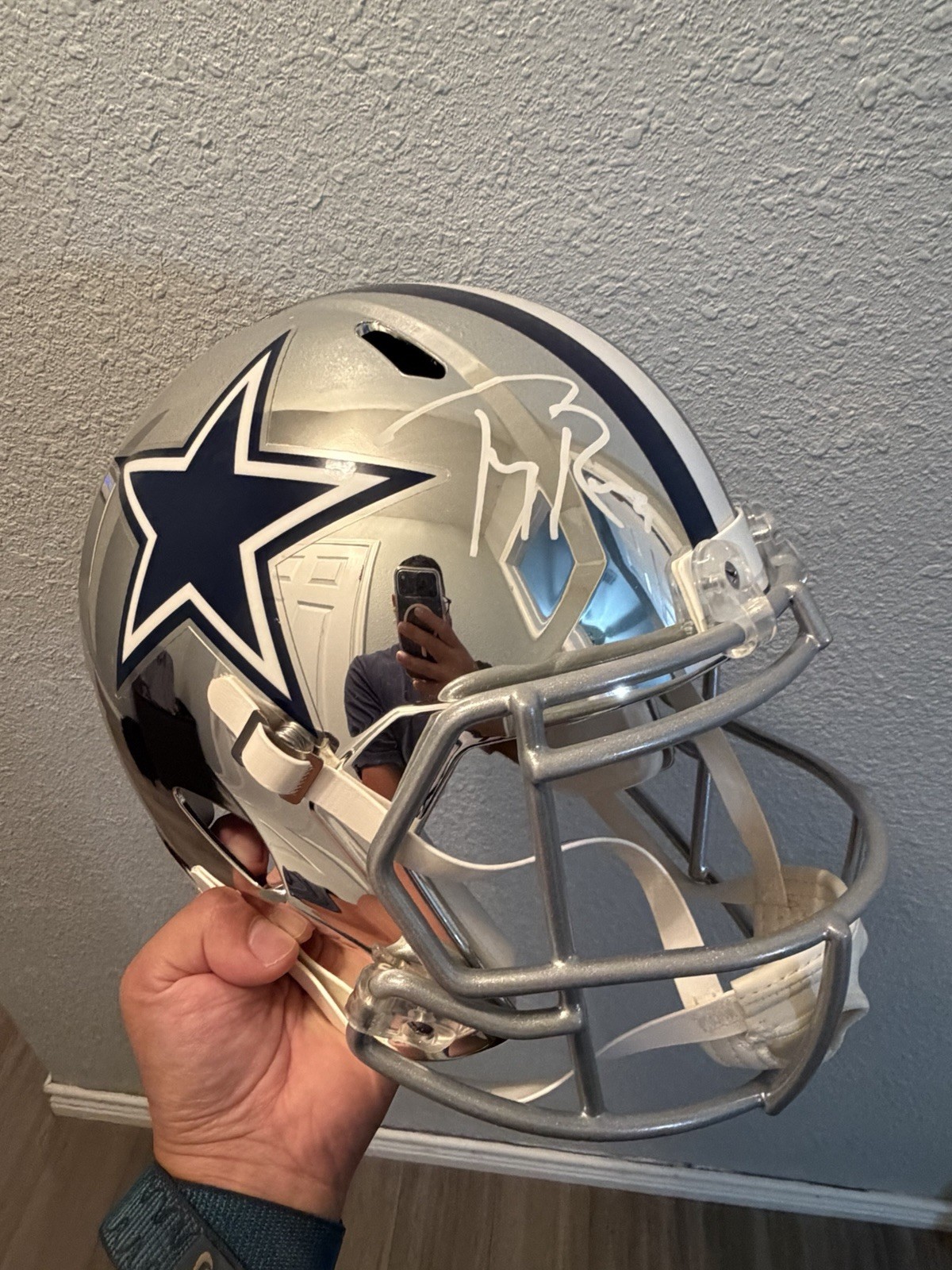 Tony Romo Signed White Ink Chrome Signed Full Size Rep Helmet Tony Romo Signed White Ink Chrome Signed Full Size Rep Helmet