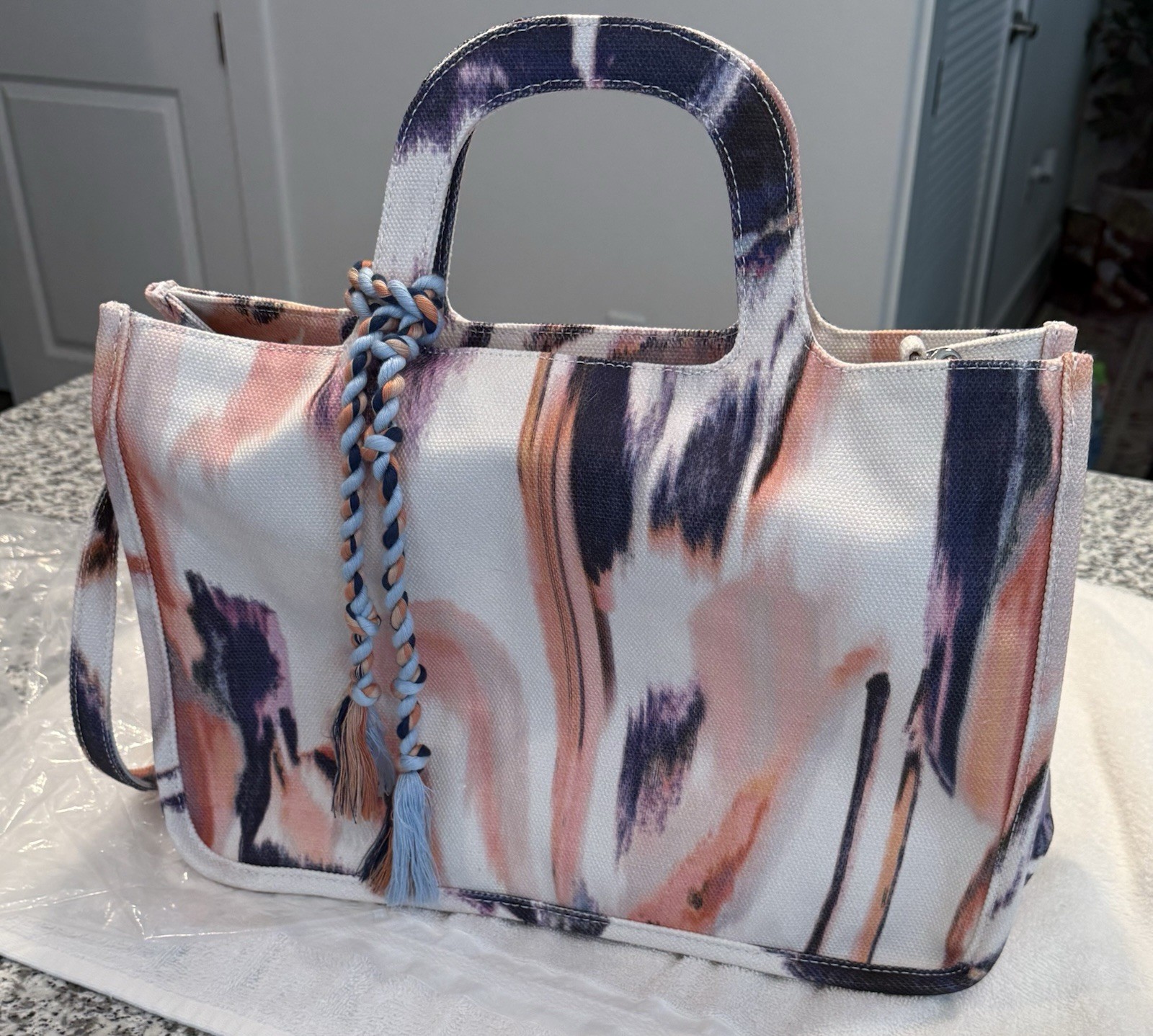 Vince Camuto Tote Amia Blooming Brushstroke Watercolor Canvas Handbag Purse Bag Vince Camuto Tote Amia Blooming Brushstroke Watercolor Canvas Handbag Purse Bag