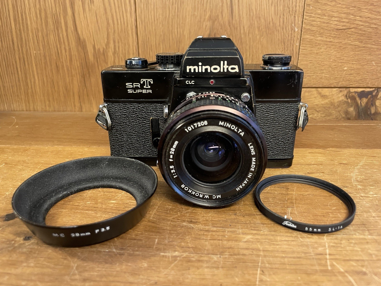 *Rare Black: Near Mint* Minolta SRT Super ( SRT 102 ) Film Camera MC Rokkor 28mm