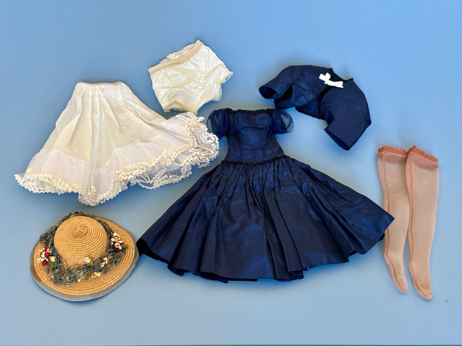 ORIGINAL VINTAGE MADAME ALEXANDER CISSY 1955 NAVY W/ BOLERO DRESS  & ACCESSORIES