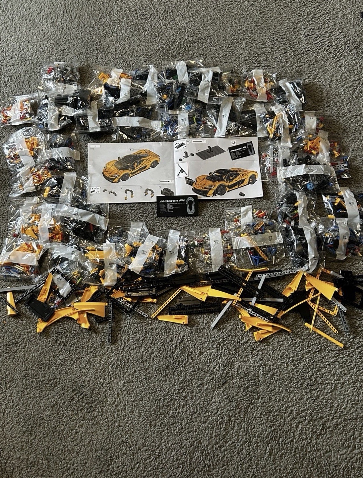 Technic: McLaren P1 3893 Pieces Technic: McLaren P1 3893 Pieces