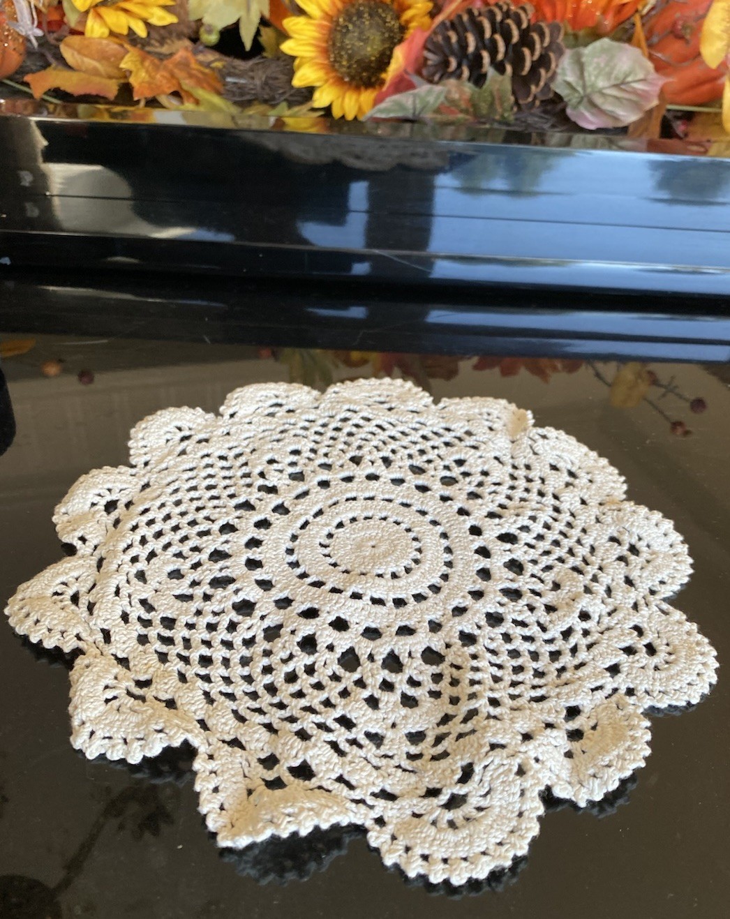 Vintage Hand Crochet Doily Off White Cotton Lace Scalloped Round 10 Inch