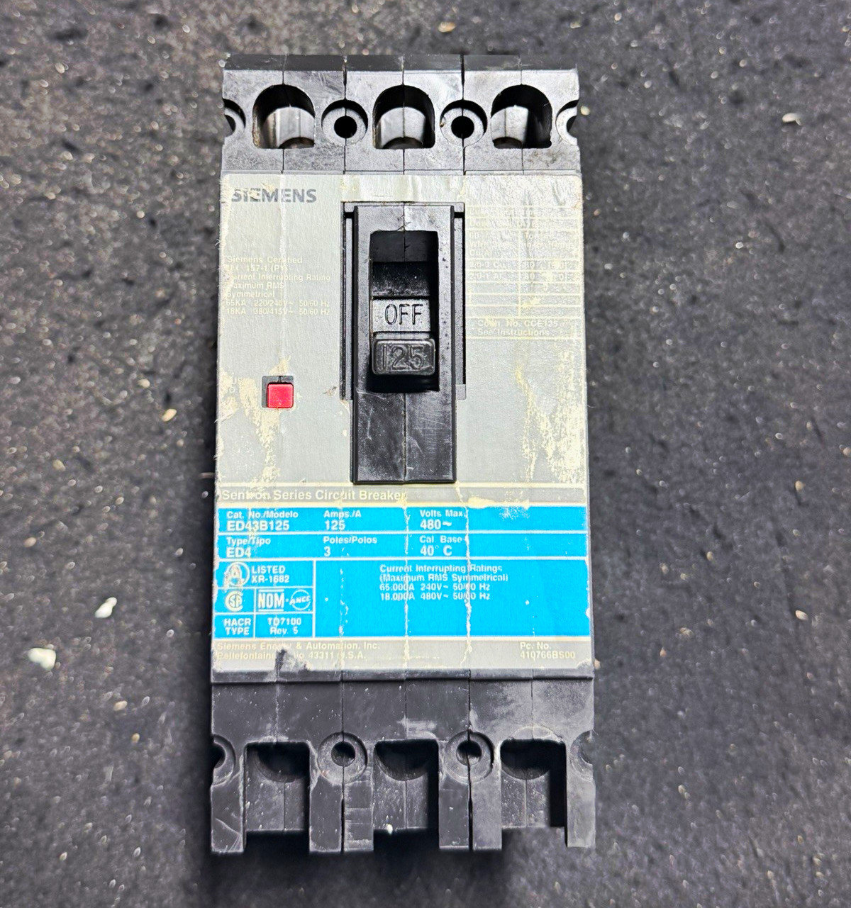 Siemens ED43B125 125A 3-Pole 480V Bolt-On Circuit Breaker Trip Indicator Siemens ED43B125 125A 3-Pole 480V Bolt-On Circuit Breaker Trip Indicator