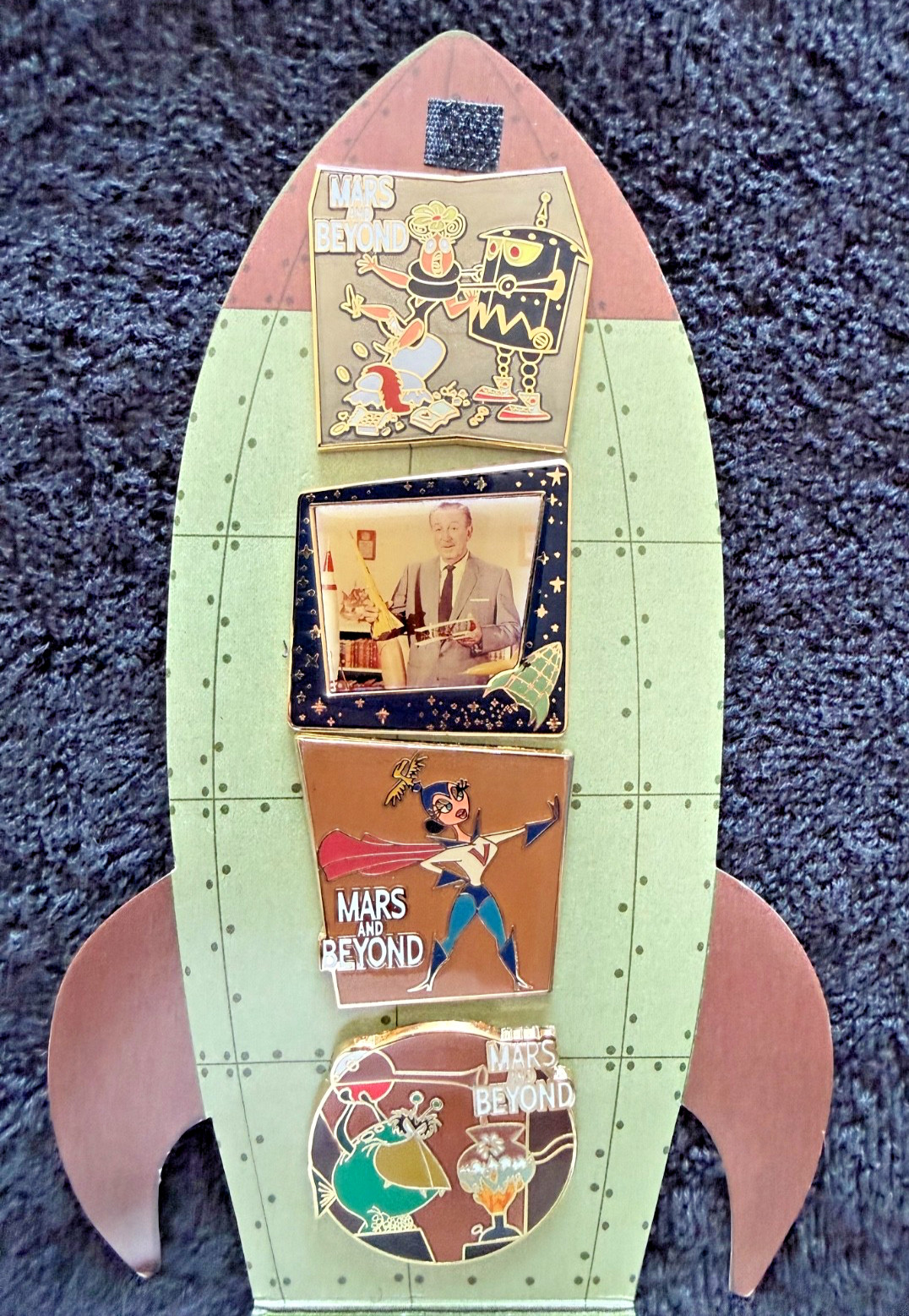 2011 Mars and Beyond DLR Annual Passholder  EXCLUSIVE LE 500 4 Pin Set NIB