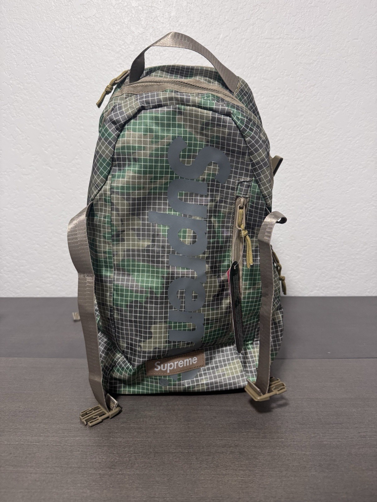 Supreme Men’s Woodland Camo Backpack Supreme Men’s Woodland Camo Backpack